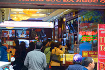 Cửa hàng vàng trước ngày Vía Thần tài: Nơi vắng vẻ, chỗ đông nghẹt