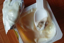 Hoang mang váng sữa Monte vón cục, có từng mảng đen