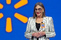 Người phụ nữ giàu nhất thế giới tiêu tiền như thế nào?