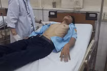 Cán bộ trật tự đô thị quận 1 bị 3 mẹ con chủ quán ốc đánh nhập viện