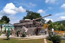 Báo Nga khen tài năng lính tăng Việt Nam xây tượng đài T90S như thật