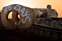 Rùng rợn "nghĩa địa" vũ khí của quân đội Iraq thời Saddam Hussein