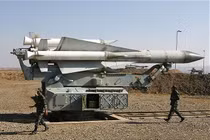 LNA nhận thêm tên lửa S-200 nâng cấp, tầm bắn "khủng" hơn cả S-300