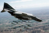 Rụng như sung ở Việt Nam, tiêm kích "bóng ma" vẫn là huyền thoại Mỹ?