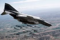 Rụng như sung ở Việt Nam, tiêm kích "bóng ma" vẫn là huyền thoại Mỹ?