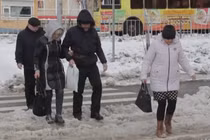 Video: Mưa đóng băng bất thường ở Nga