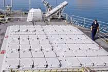 Ảnh hiếm dàn vũ khí trên chiến hạm Mỹ mang tên thành phố Huế 