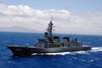 Soi chi tiết khu trục Nhật Bản diễn tập chống ngầm trên Biển Đông