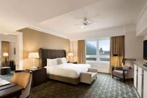 Tại sao khách sạn cao cấp thường đặt chiếc ghế sofa ở cuối giường?