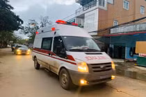 Người dân TP Huế đón 13 cán bộ hy sinh tại Rào Trăng 3