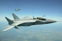Tiêm kích MiG-31: 40 năm tuổi, vẫn là "sát thủ" của Không quân Nga