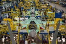 Lý do gì khiến Mỹ buộc phải hạn chế sản xuất tiêm kích F-35?