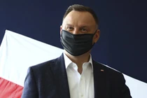 Tổng thống Ba Lan dương tính với COVID-19