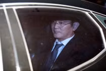 Phó Chủ tịch Tập đoàn Samsung Lee Jae-yong chính thức bị bắt giữ