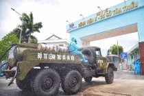 Hà Nội thêm 8 ca dương tính COVID-19, 4 ca lây tại sân bóng