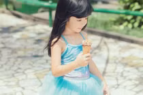 Ngắm con gái siêu cute của Hoa hậu Ngọc Diễm