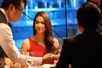 Tung ảnh hot, Phạm Hương đập tan tin đồn sinh con