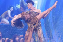 Lâm Vinh Hải “hoán đổi” làm giám khảo phát cuồng