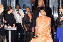 Video chồng Beyonce bị em vợ đánh được bán hơn 5 tỷ