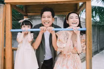 Trường Giang - Nhã Phương khoe rõ mặt con gái, kỷ niệm 4 năm cưới