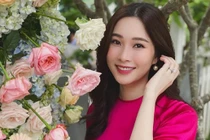 Đã hai con, Hoa hậu Đặng Thu Thảo vẫn xinh hết phần thiên hạ!