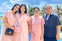 Thúy Hạnh sống êm ấm bên chồng nhạc sĩ, hai con xinh đẹp