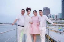 Hai con của diễn viên Mai Thu Huyền lớn bổng, xinh đẹp