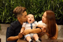 Khoảnh khắc hạnh phúc như mơ của Phan Hiển - Khánh Thi