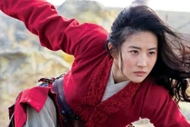 Ngán ngẩm biểu cảm “trăm cảnh như một” của Lưu Diệc Phi trong Mulan