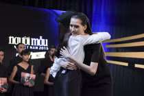 Siêu mẫu Thanh Hằng “cứu” thí sinh cao 1m90 vào phút chót