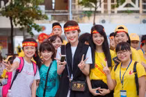 Vừa ốm dậy, Á hậu Huyền My rạng rỡ đi hiến máu