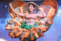 H'hen Niê tiết lộ thời khốn khó giữa tranh cãi quốc phục “Bánh mì“