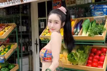 Hot girl xinh đẹp mặc gợi cảm khi ra đường 