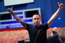 Tuấn Hưng bảnh bao chuẩn bị cho đêm diễn tại Đức