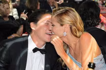 Heidi Klum quấn chặt phi công trẻ