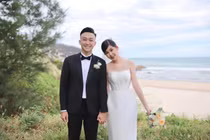 Lê Âu Ngân Anh đẹp hớp hồn ông xã BTV trong bộ ảnh cưới 