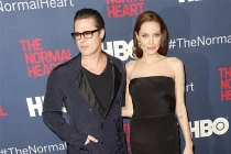 Các con Brad-Angie lên kế hoạch đám cưới cho bố mẹ