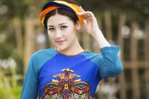 Á hậu Dương Tú Anh đẹp nền nã với áo dài 