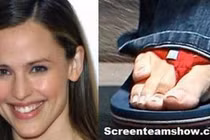 Những bộ phận kỳ dị trên cơ thể các ngôi sao