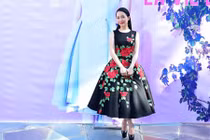 Linh Nga đẹp rạng ngời tham dự show của Đỗ Mạnh Cường