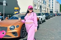 Người mẫu Quỳnh Thư khoe bụng bầu sắp đến ngày sinh