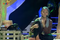 Phương Mỹ Chi tự làm xấu để chiến thắng ngoạn mục