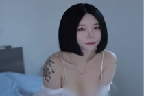 Mỹ nhân xứ Hàn mặc đồ mỏng tang, xuyên thấu khoe vòng 1