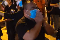 Hiếu Hiền câu view phản cảm thế nào trước vụ livestream NS Chí Tài?