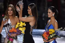 10 scandal đình đám trong các cuộc thi hoa hậu