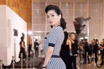 Mê mẩn nhan sắc đỉnh cao của Lệ Quyên ở tuổi U40