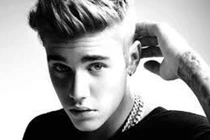 Justin Bieber ra tay nghĩa hiệp cứu người phụ nữ khỏi vụ hành hung 