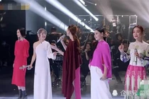 Trương Bá Chi lộ vòng 2 lùm lùm, rộ tin đồn mang thai lần 4