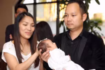 Hồng Ngọc rạng rỡ khoe ảnh đầy tháng con trai