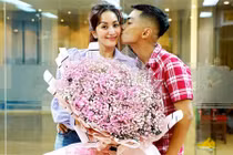 Ảnh hạnh phúc của Khánh Thi - Phan Hiển trước nghi vấn trục trặc